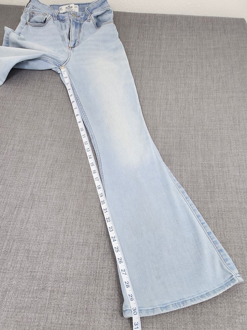 Hollister Curvy High-Rise Flare Soft Stretch Denim Jeans. W27R - Picture 8 of 12